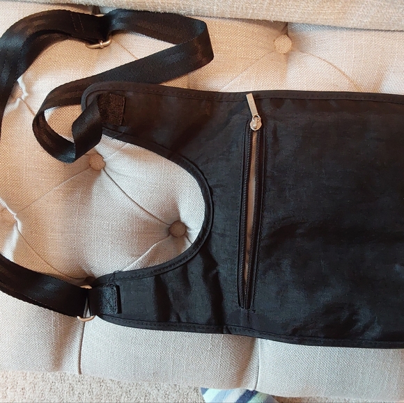 Cross Body bag - Picture 2 of 5